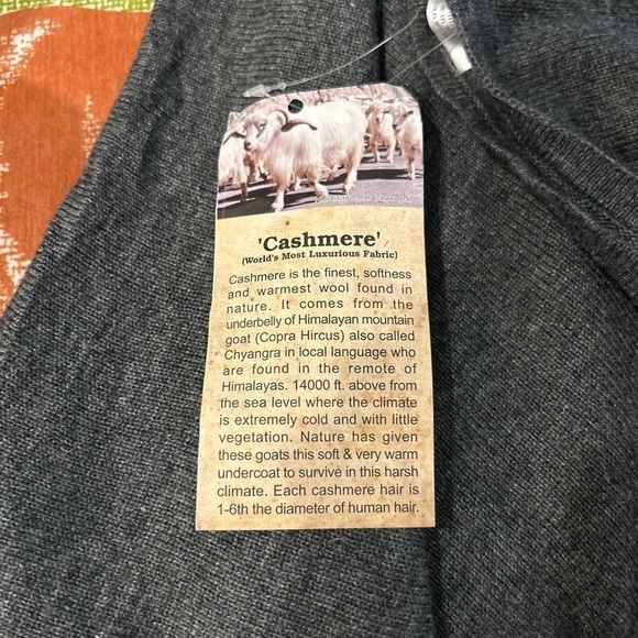 Hand knit NWT Grey Cashmere Poncho Sz M - Picture 8 of 9